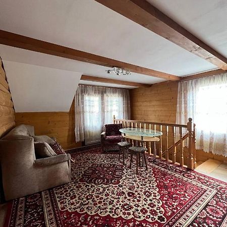 Джинджура Vorokhta Luaran gambar
